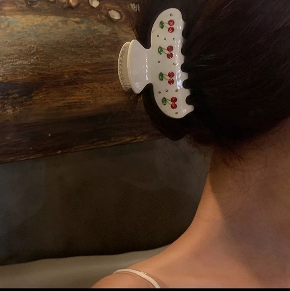 NEW Ivory Cream Cherry Hair Claw Clip - Picture 5 of 10